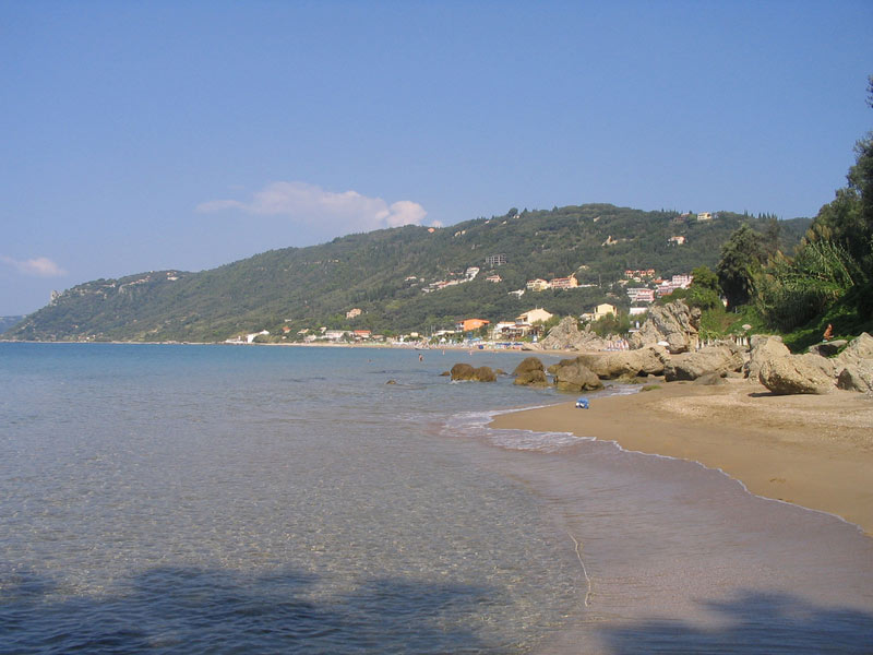 Agios-Gordis-und-Strand