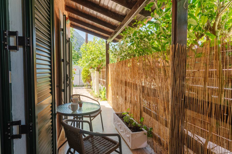 Ferienhaus Alexandros A - Veranda vor den Schlafzimmern